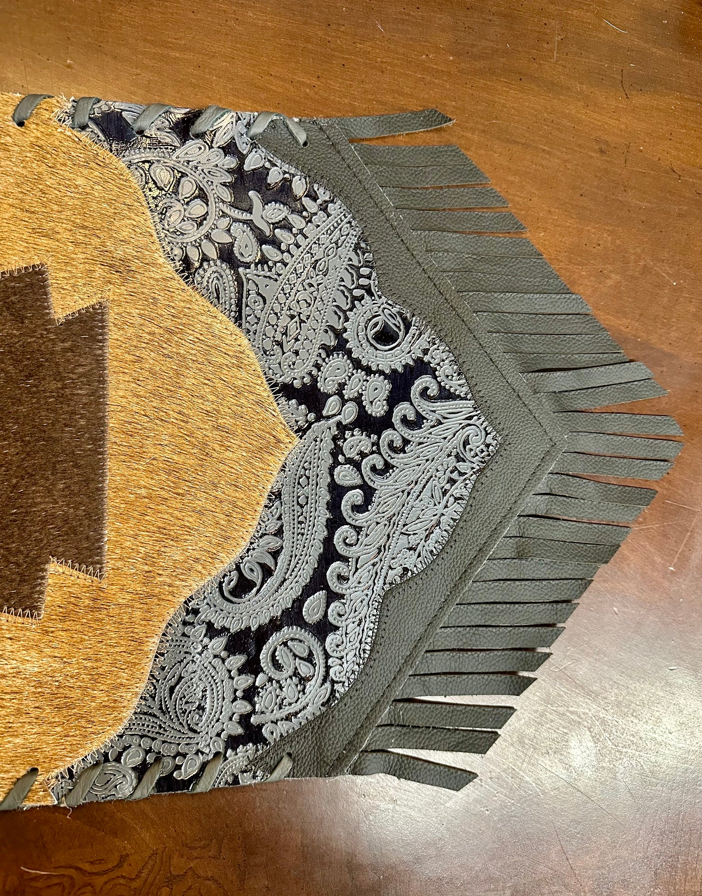 Light Brown/Dark Brown/White Table Runner
