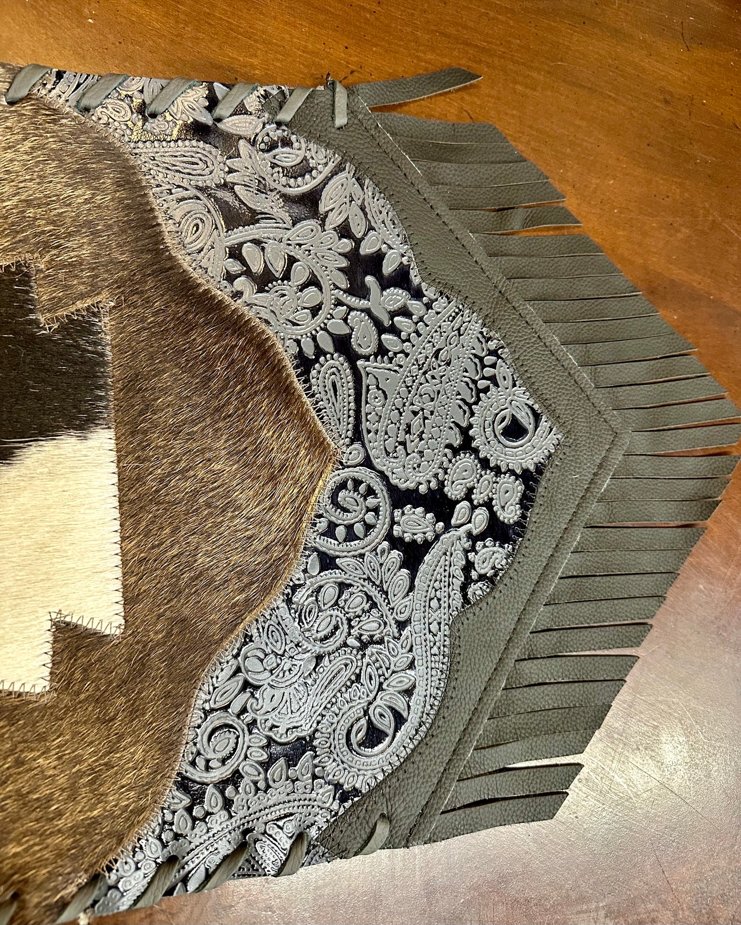 Dark Brown/Black/White Table Runner