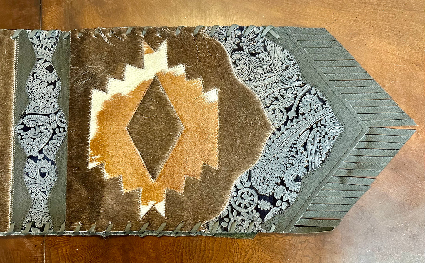 Light Brown/Dark Brown/White Table Runner