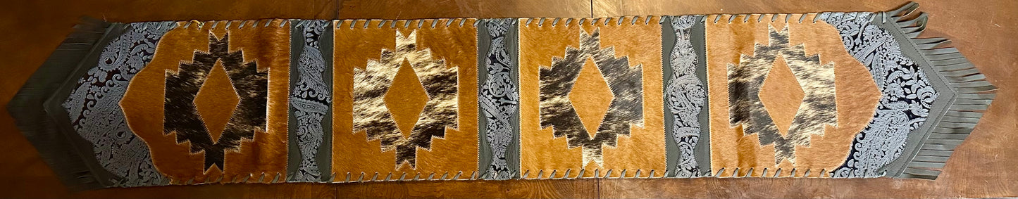 Light Brown/Dark Brown/White Table Runner