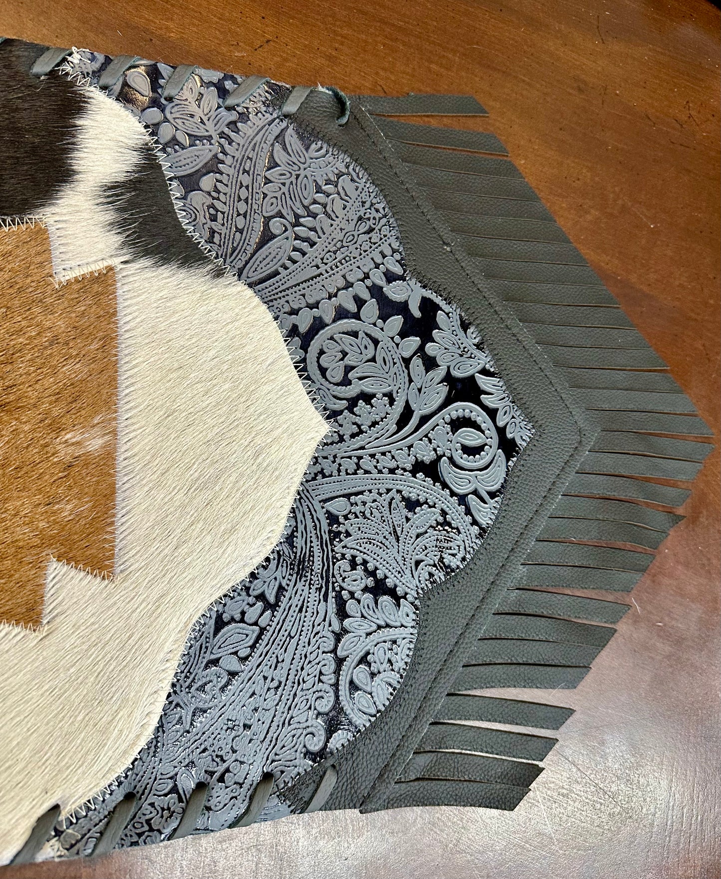 Light Brown/Black/White Table Runner