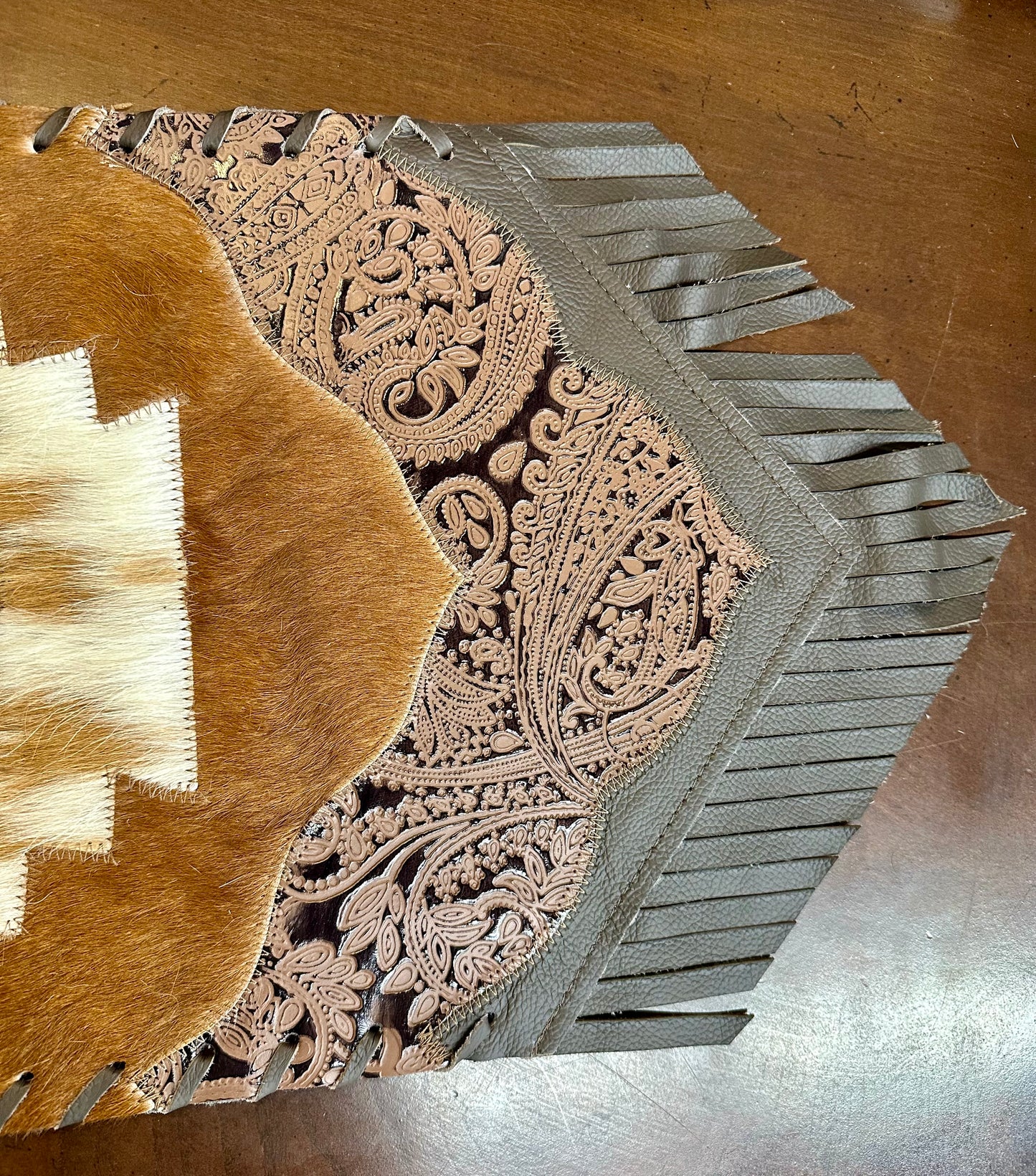 Light Brown/White/Black Table Runner