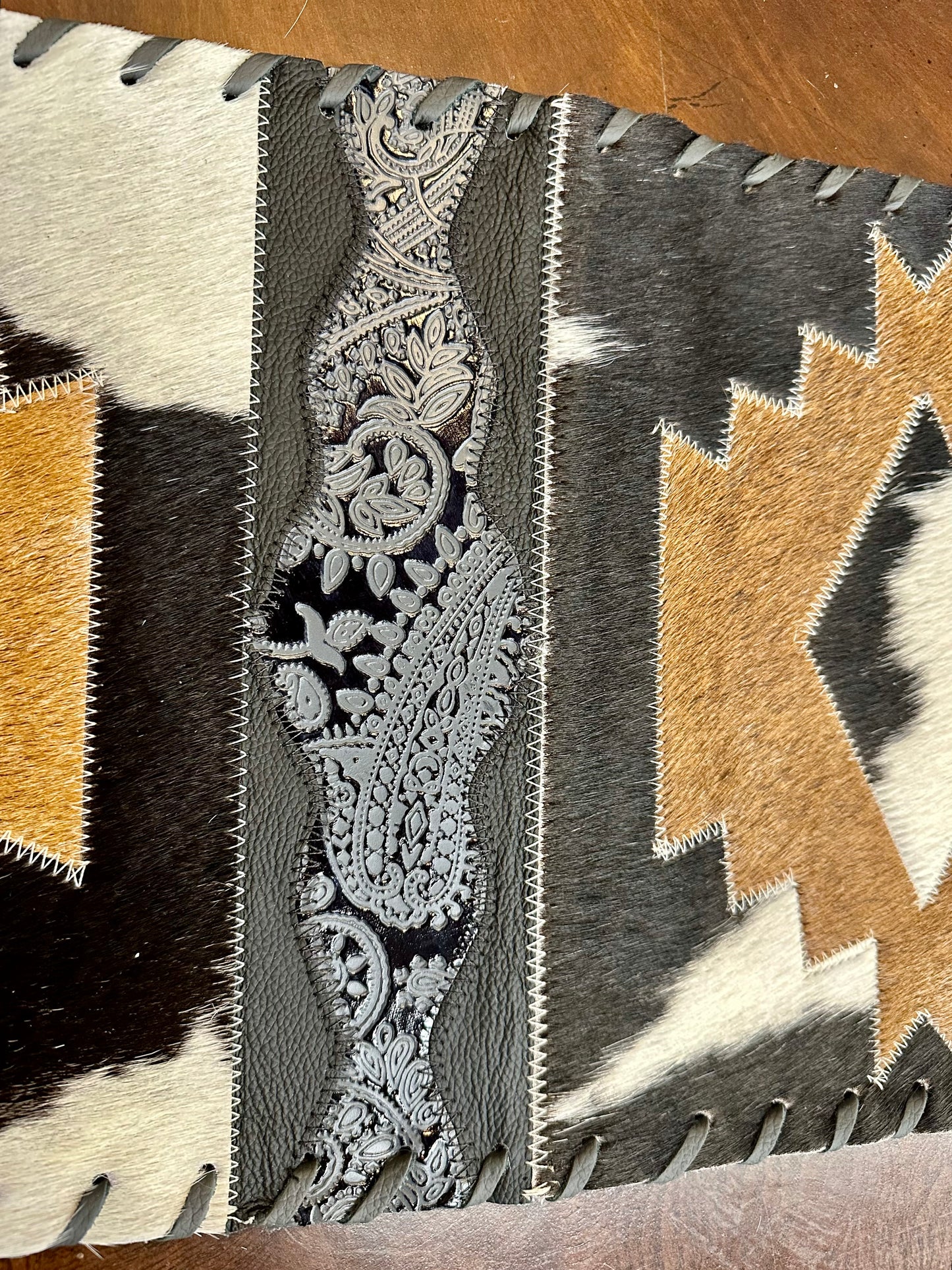 Light Brown/Black/White Table Runner
