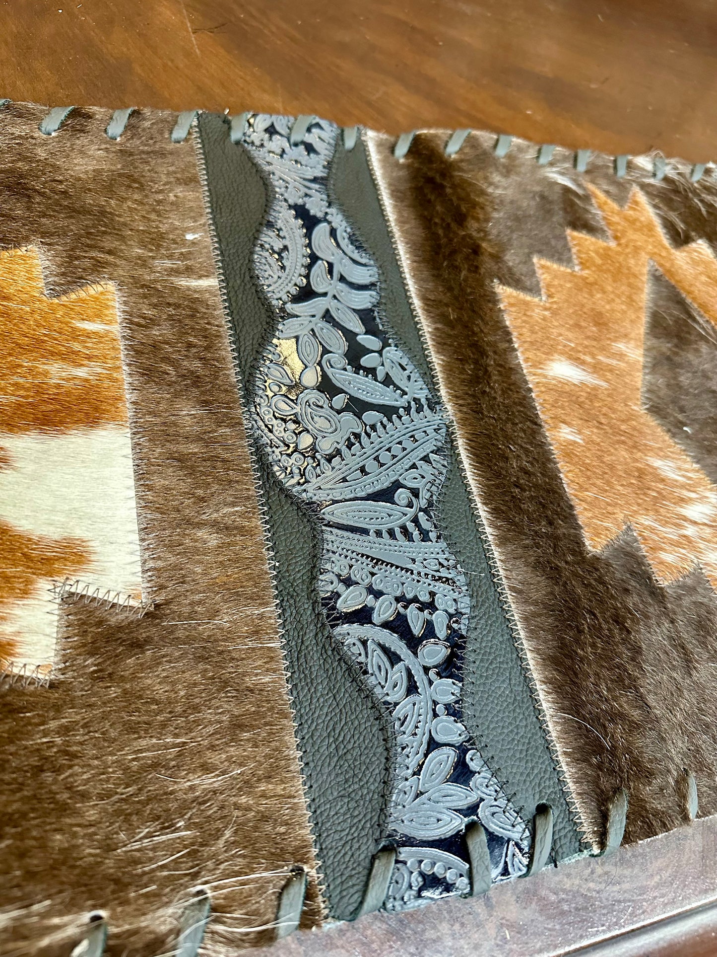 Light Brown/Dark Brown/White Table Runner